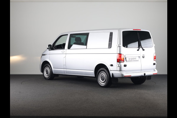 Volkswagen Transporter 2.0 TDI L2H1 32 DC Highline 150 pk Automaat | Navigatie | Trekhaak (afneembaar) | Adaptieve cruise control |