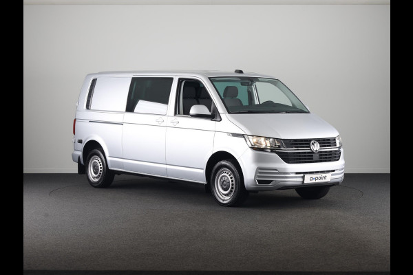 Volkswagen Transporter 2.0 TDI L2H1 32 DC Highline 150 pk Automaat | Navigatie | Trekhaak (afneembaar) | Adaptieve cruise control |