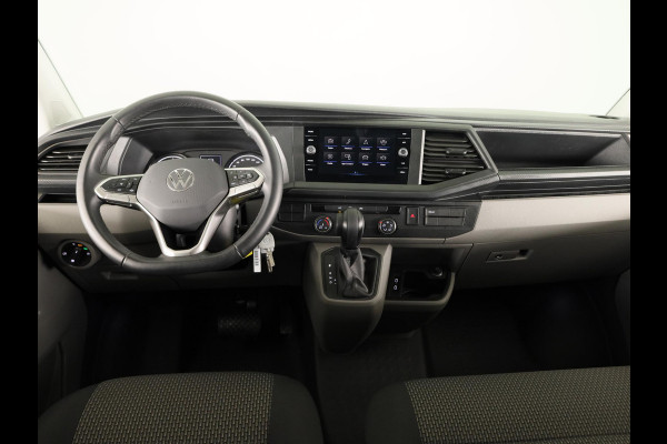 Volkswagen Transporter 2.0 TDI L2H1 32 DC Highline 150 pk Automaat | Navigatie | Trekhaak (afneembaar) | Adaptieve cruise control |