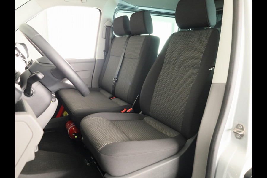 Volkswagen Transporter 2.0 TDI L2H1 32 DC Highline 150 pk Automaat | Navigatie | Trekhaak (afneembaar) | Adaptieve cruise control |