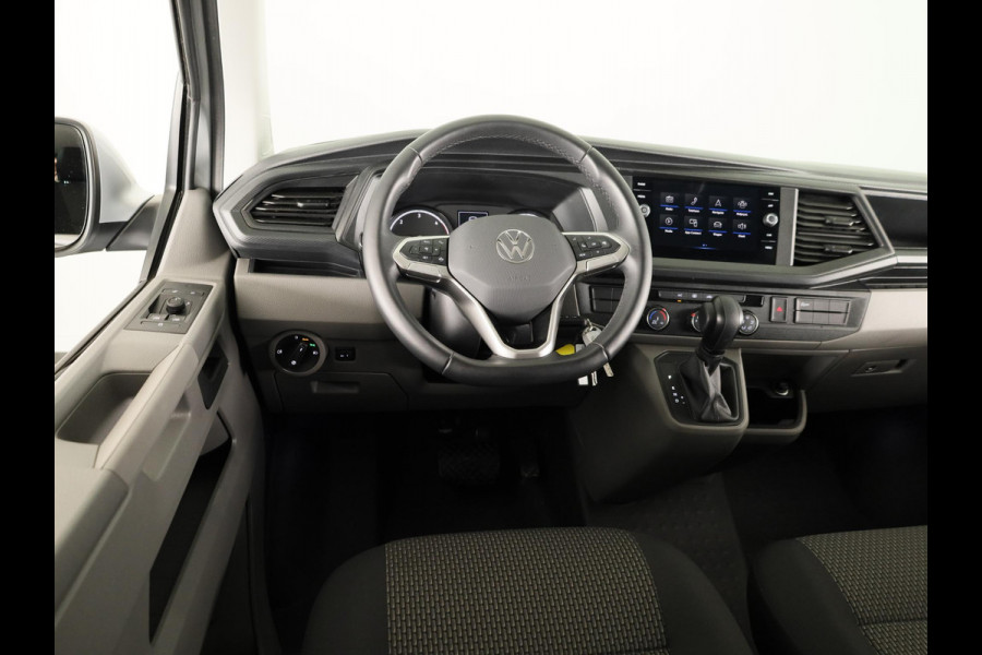 Volkswagen Transporter 2.0 TDI L2H1 32 DC Highline 150 pk Automaat | Navigatie | Trekhaak (afneembaar) | Adaptieve cruise control |