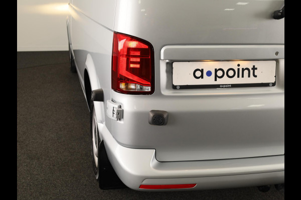 Volkswagen Transporter 2.0 TDI L2H1 32 DC Highline 150 pk Automaat | Navigatie | Trekhaak (afneembaar) | Adaptieve cruise control |