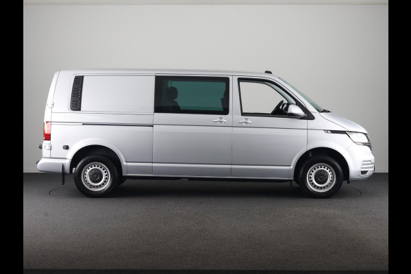 Volkswagen Transporter 2.0 TDI L2H1 32 DC Highline 150 pk Automaat | Navigatie | Trekhaak (afneembaar) | Adaptieve cruise control |