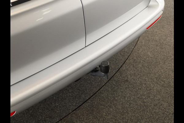 Volkswagen Transporter 2.0 TDI L2H1 32 DC Highline 150 pk Automaat | Navigatie | Trekhaak (afneembaar) | Adaptieve cruise control |