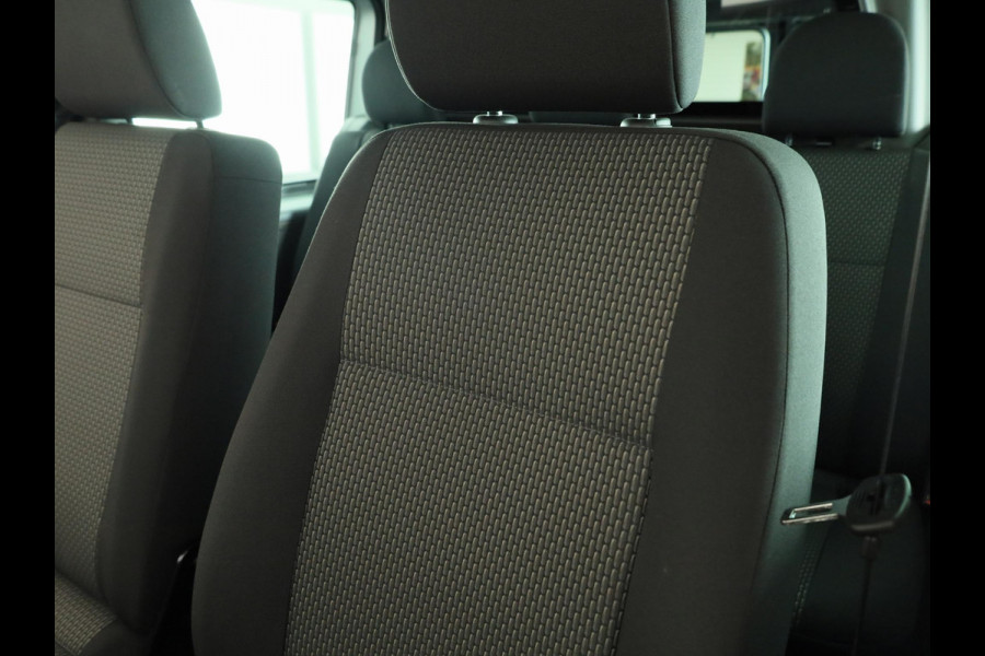 Volkswagen Transporter 2.0 TDI L2H1 32 DC Highline 150 pk Automaat | Navigatie | Trekhaak (afneembaar) | Adaptieve cruise control |