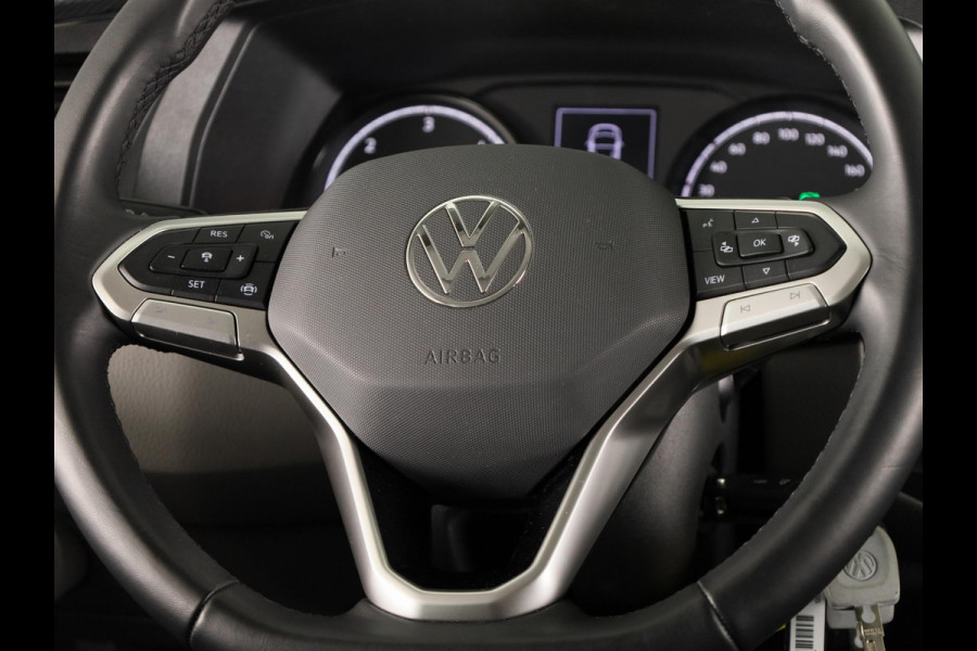 Volkswagen Transporter 2.0 TDI L2H1 32 DC Highline 150 pk Automaat | Navigatie | Trekhaak (afneembaar) | Adaptieve cruise control |