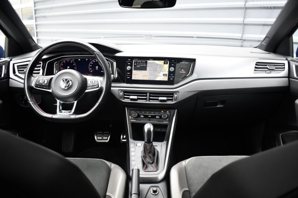 Volkswagen Polo 2.0 TSI GTI 200pk | Pano | ACC | Beats | Camera | 18'' Wielen | Stoelverwarming | CarPlay |