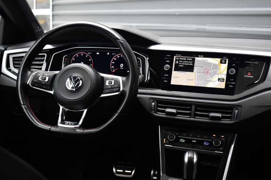 Volkswagen Polo 2.0 TSI GTI 200pk | Pano | ACC | Beats | Camera | 18'' Wielen | Stoelverwarming | CarPlay |