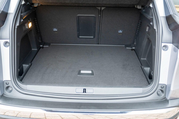 Peugeot 3008 1.2 PureTech Allure |Prijs rijklaar incl 12 mnd garantie| Navi Camera Blind spot