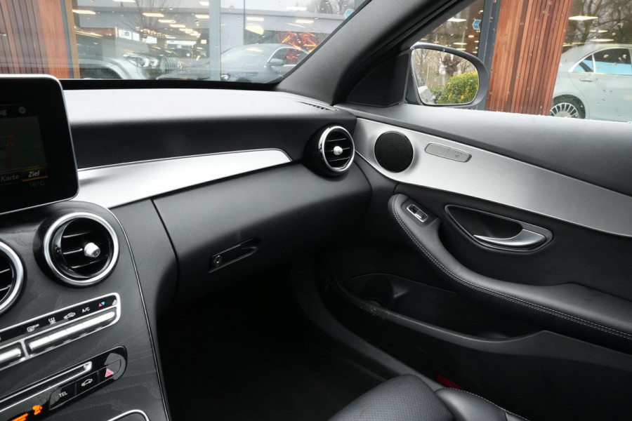 Mercedes-Benz C-Klasse 350 e AMG Luchtvering Panoramadak Cruise Stoelverw. Leer