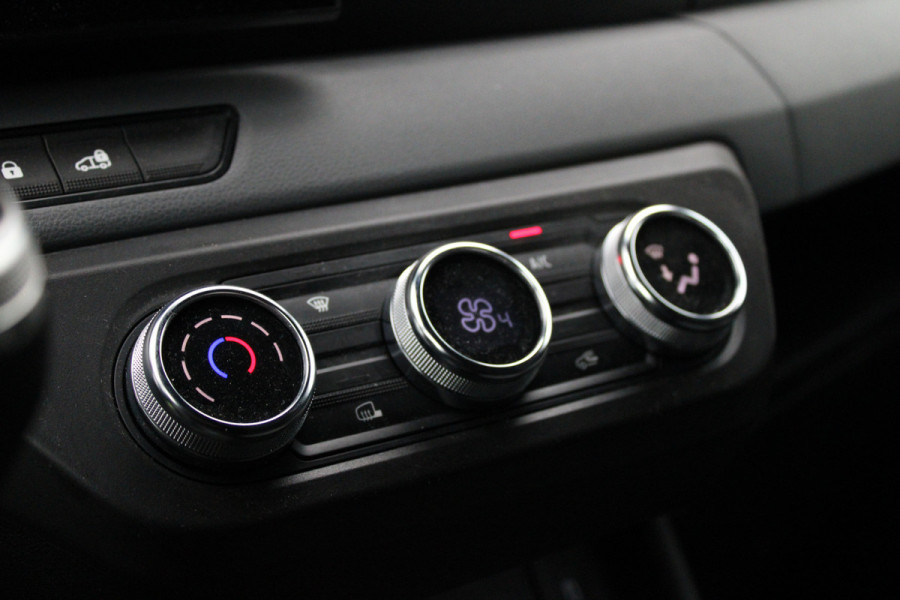 Renault Master T35 2.0 dCi 130 L2H2 Extra 131pk - Camera - Cruise - Trekhaak - PDC - Rijklaar