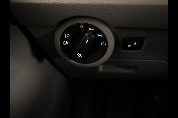 Volkswagen Transporter 2.0 TDI L2H1 28 Comfortline 110 pk | Verlengde garantie | Navigatie via App | Parkeersensoren achter | Cruise control |