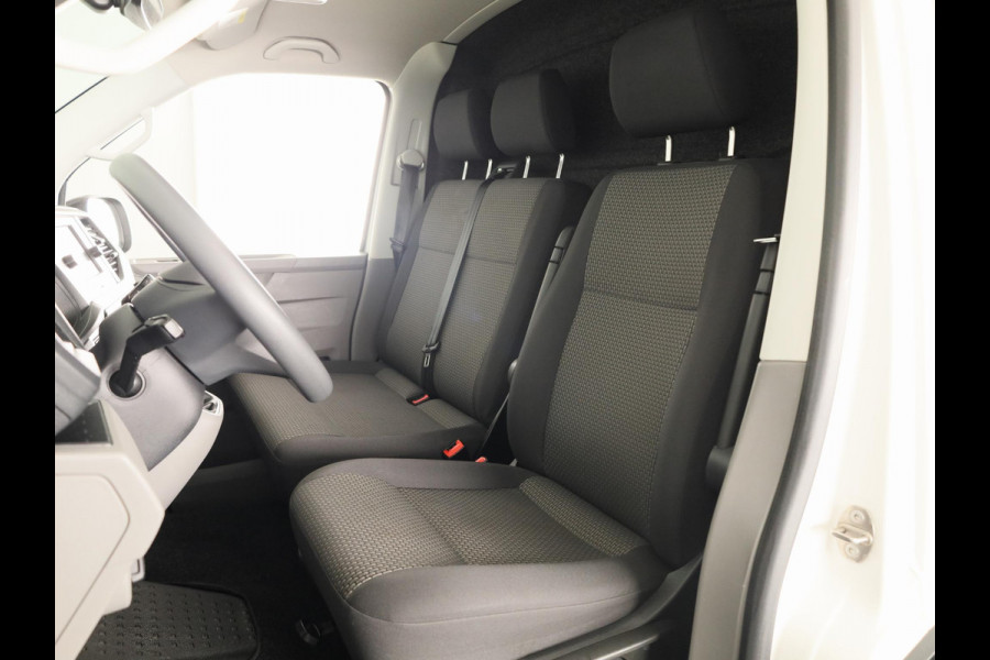 Volkswagen Transporter 2.0 TDI L2H1 28 Comfortline 110 pk | Verlengde garantie | Navigatie via App | Parkeersensoren achter | Cruise control |