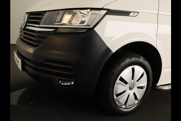 Volkswagen Transporter 2.0 TDI L2H1 28 Comfortline 110 pk | Verlengde garantie | Navigatie via App | Parkeersensoren achter | Cruise control |