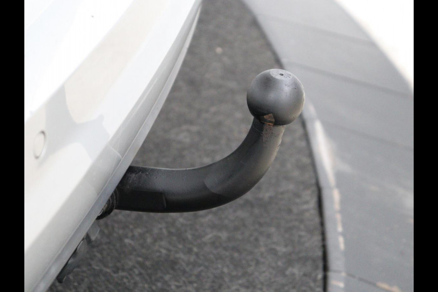 Volkswagen Touran 1.2 TSI Comfortline | Trekhaak | Camera | Navigatie | Climate control | Bluetooth | Cruise control | Parkeerhulp