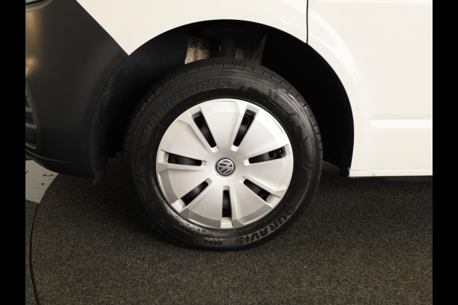 Volkswagen Transporter 2.0 TDI L2H1 28 Economy Business 110 pk | Verlengde garantie | Navigatie via App | Parkeersensoren achter | Cruise control |