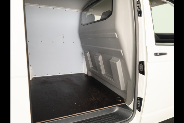 Volkswagen Transporter 2.0 TDI L2H1 28 Economy Business 110 pk | Verlengde garantie | Navigatie via App | Parkeersensoren achter | Cruise control |