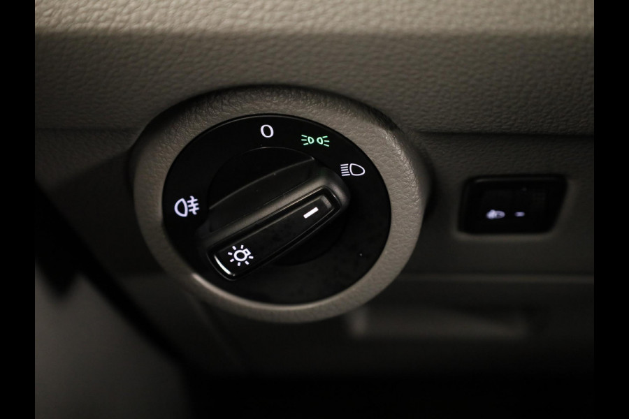 Volkswagen Transporter 2.0 TDI L2H1 28 Economy Business 110 pk | Verlengde garantie | Navigatie via App | Parkeersensoren achter | Cruise control |