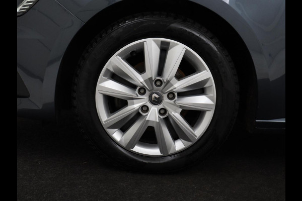 Renault Mégane 1.3 TCe Business Zen | Trekhaak | Camera | Carplay | Keyless | Navigatie | Full LED | Parkeerhulp | Cruise control | Bluetooth | Climate control
