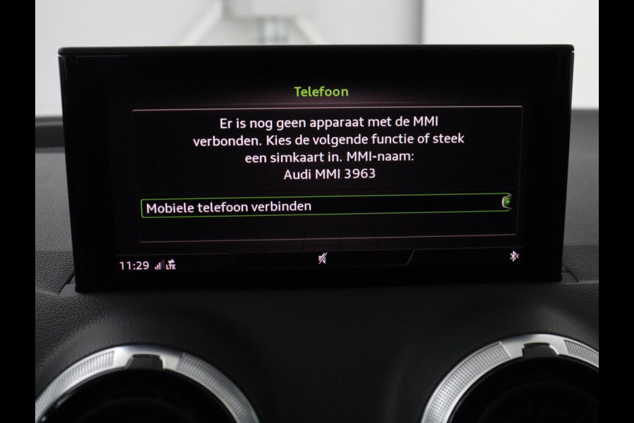 Audi Q2 35 TFSI Business Edition | Leder | Virtual Cockpit | Camera | Carplay | Navigatie | Full LED | Parkeerhulp | Climate control | Bluetooth | Cruise control