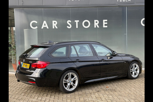 BMW 3 Serie Touring 318i M Sport Leder|Flippers|Dodehoek|Camera