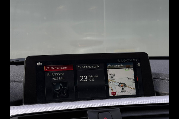 BMW 3 Serie Touring 318i M Sport Leder|Flippers|Dodehoek|Camera