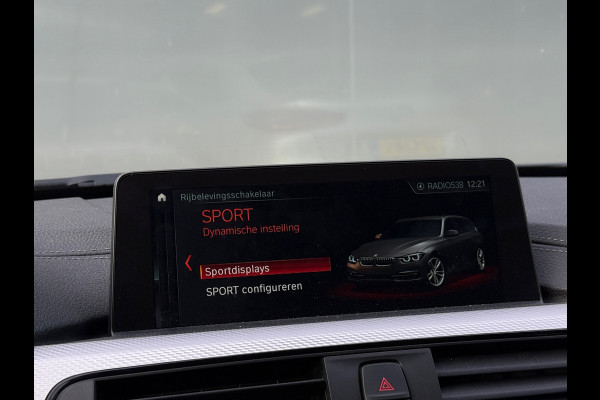 BMW 3 Serie Touring 318i M Sport Leder|Flippers|Dodehoek|Camera