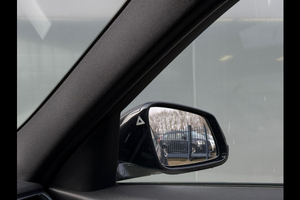BMW 3 Serie Touring 318i M Sport Leder|Flippers|Dodehoek|Camera