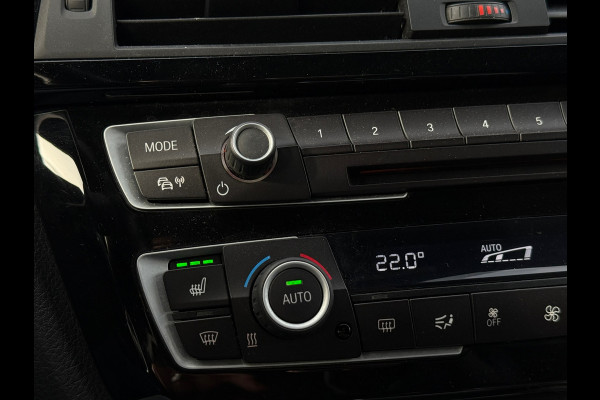 BMW 3 Serie Touring 318i M Sport Leder|Flippers|Dodehoek|Camera