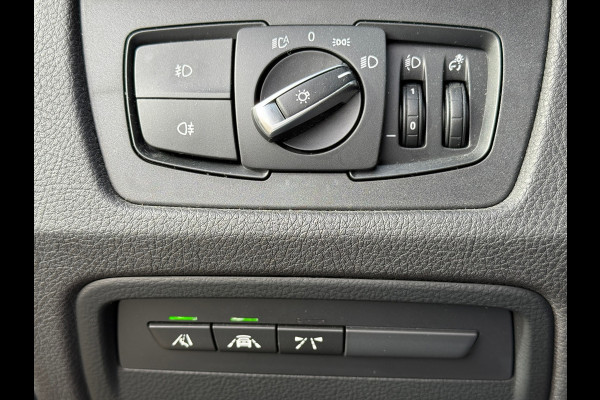 BMW 3 Serie Touring 318i M Sport Leder|Flippers|Dodehoek|Camera