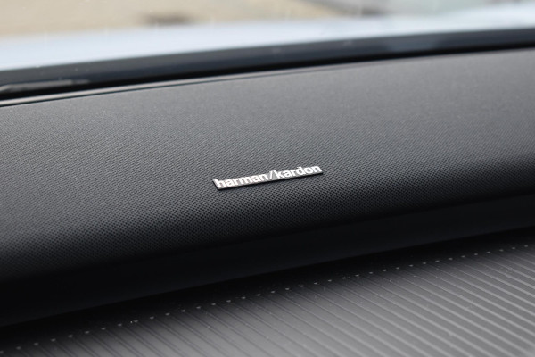 Volvo EX30 272PK Single Motor Extended Range Plus / Adaptieve Cruise Control/ Dodehoek Detectie / Parkeersensoren voor en achter/ Achteruitrijcamera/ Warmtepomp/ Google Services/