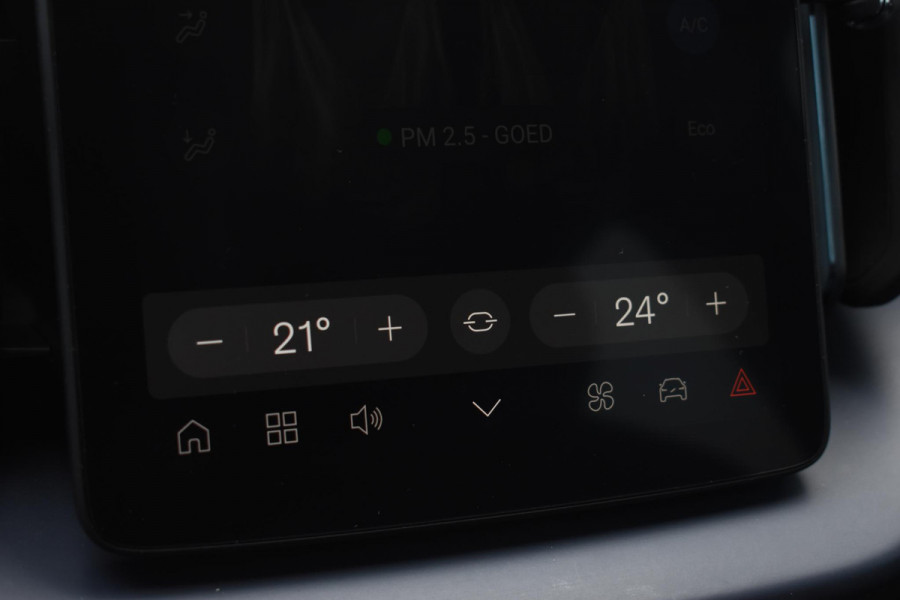 Volvo EX30 272PK Single Motor Extended Range Plus / Adaptieve Cruise Control/ Dodehoek Detectie / Parkeersensoren voor en achter/ Achteruitrijcamera/ Warmtepomp/ Google Services/