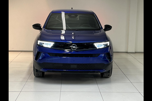 Opel Mokka 1.2 Turbo Hybrid Business Edition lichtmetelan velgen, navigatie, achteruitrijcamera,draadloze telefoon koppeling met draadloos opladen