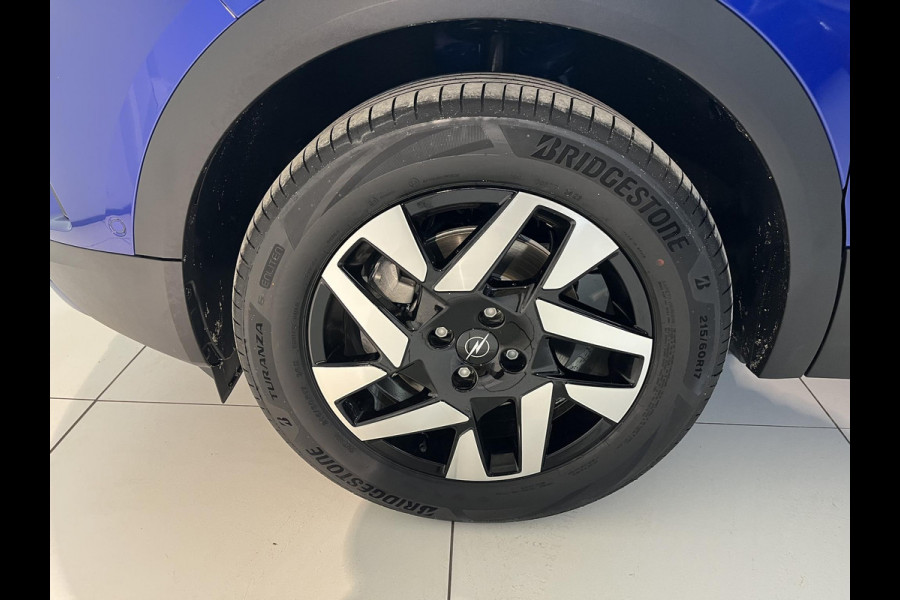 Opel Mokka 1.2 Turbo Hybrid Business Edition lichtmetelan velgen, navigatie, achteruitrijcamera,draadloze telefoon koppeling met draadloos opladen