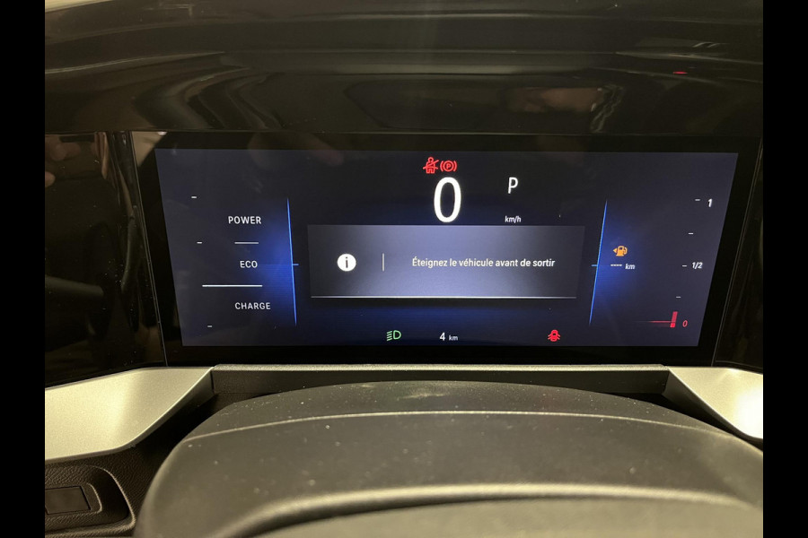 Opel Mokka 1.2 Turbo Hybrid Business Edition lichtmetelan velgen, navigatie, achteruitrijcamera,draadloze telefoon koppeling met draadloos opladen