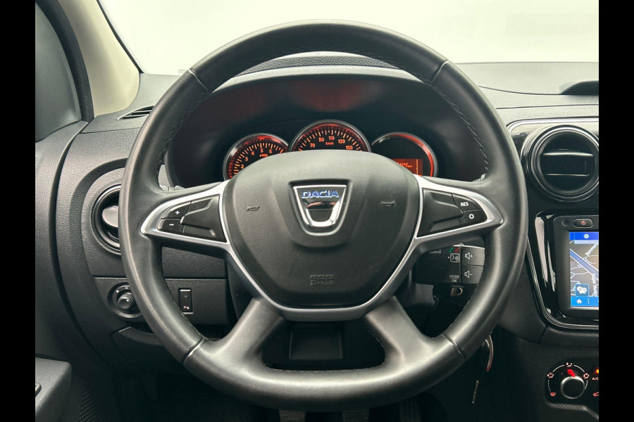 Dacia Lodgy 1.2 TCe Série Limitée Stepway 5p. | Trekhaak | Cruise Control Camera Navigatie
