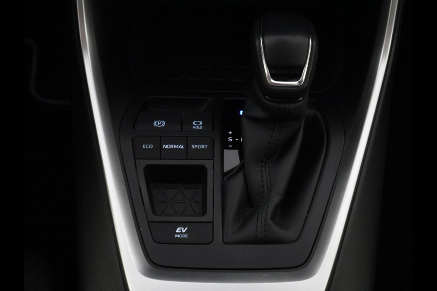 Toyota RAV4 2.5 Hybrid Dynamic | Navigatie | Elektrische kofferbak | Apple Carplay & AndroidAUTO |