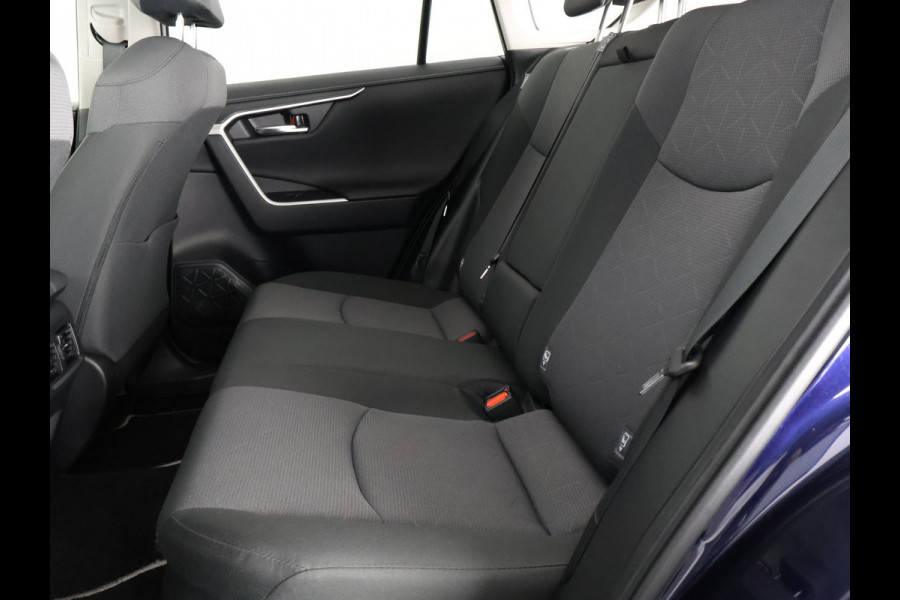 Toyota RAV4 2.5 Hybrid Dynamic | Navigatie | Elektrische kofferbak | Apple Carplay & AndroidAUTO |