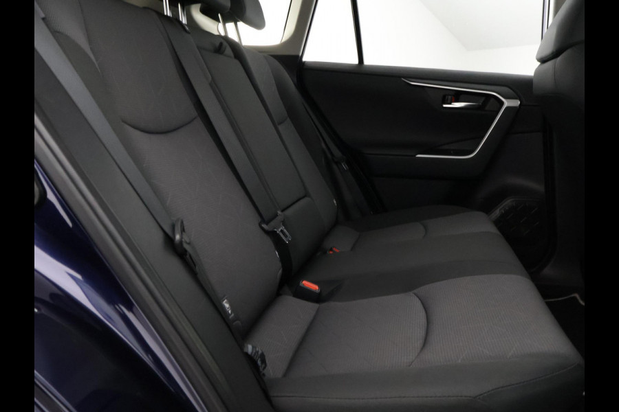 Toyota RAV4 2.5 Hybrid Dynamic | Navigatie | Elektrische kofferbak | Apple Carplay & AndroidAUTO |