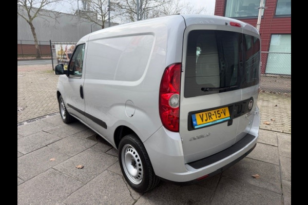 Fiat Doblò Cargo 1.4 T-Jet Natural Power L1H1 AIRCO I CNG I CAMERA INAVI I PDC I 1e EIGENAAR I COMPLETE ONDERHOUDSHISTORIE I