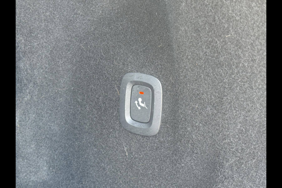 Volvo XC60 2.0 T6 Plug-in hybrid AWD R-Design | Wegklapbare Trekhaak | Elektrisch schuif-/kanteldak | ACC | Leder | Stoel- Verwarming & Ventilatie | Memory Seats | 360 Camera