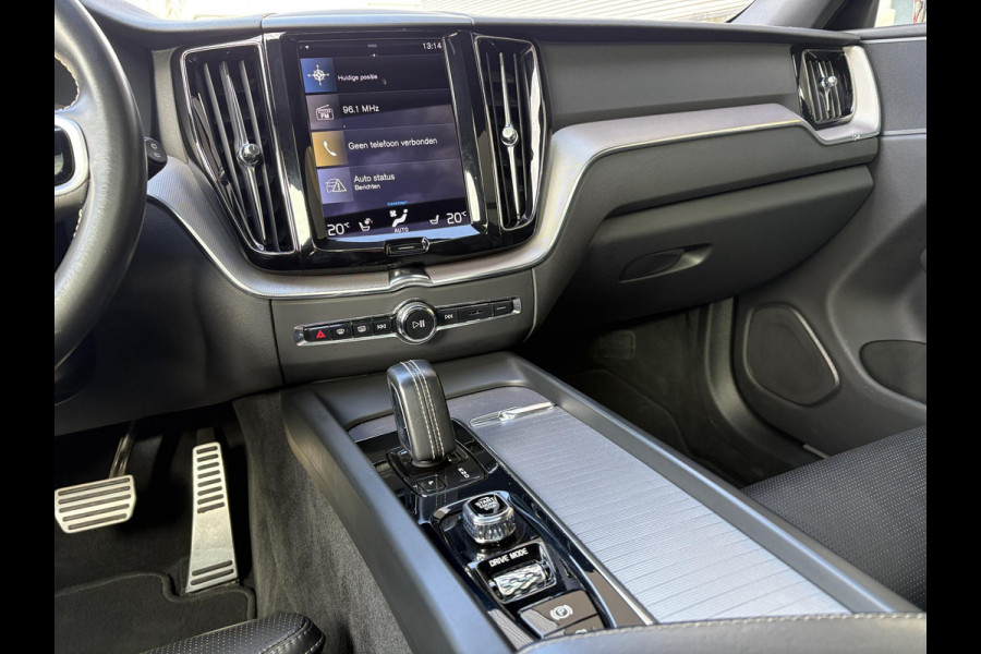 Volvo XC60 2.0 T6 Plug-in hybrid AWD R-Design | Wegklapbare Trekhaak | Elektrisch schuif-/kanteldak | ACC | Leder | Stoel- Verwarming & Ventilatie | Memory Seats | 360 Camera