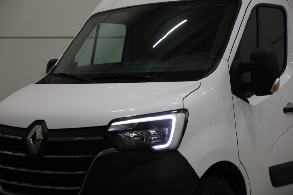 Renault Master T35 2.3 dCi 135PK L1/H2 CAMERA NAVI AIRCO CRUISE CONTROL PDC Lease v/a €132,- p.m. INRUIL MOGELIJK