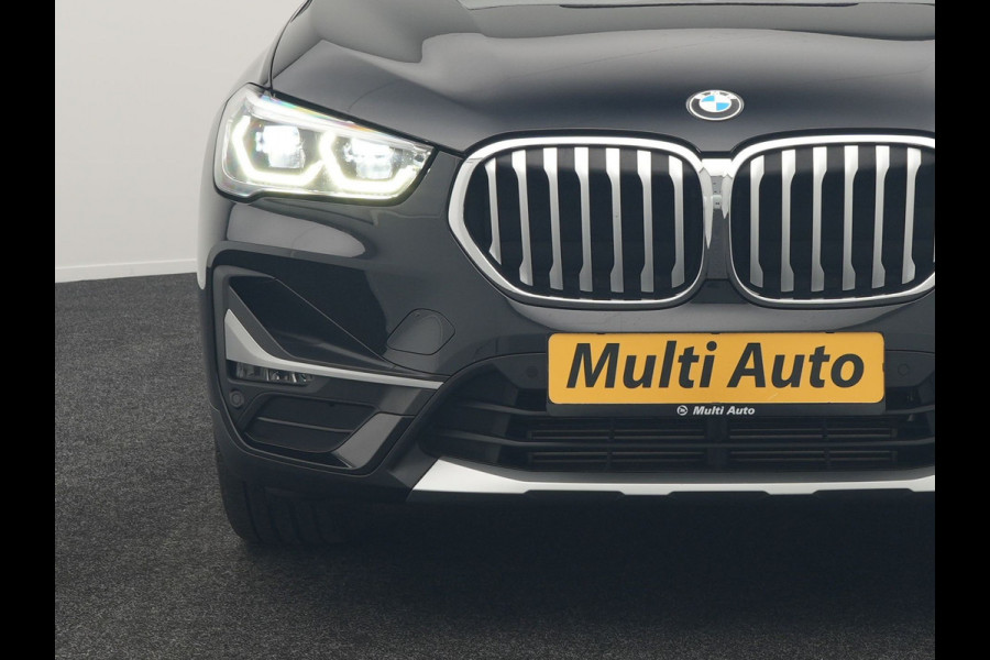 BMW X1 xDrive25e X Line Plug In Hybrid 221pk Dealer O.H. PHEV | Panodak | Head Up | Camera | Stuur Verwarmd | Lederen Sportstoelen Verwarmd | Hifi Audio | Adaptive LED | Sfeerverlichting | Cruise Control | Navigatie | DAB |