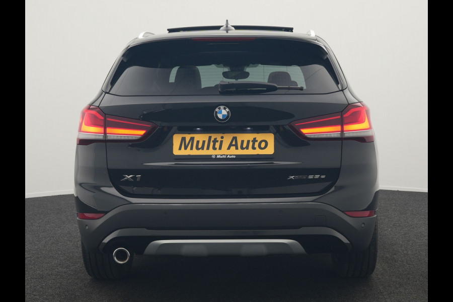 BMW X1 xDrive25e X Line Plug In Hybrid 221pk Dealer O.H. PHEV | Panodak | Head Up | Camera | Stuur Verwarmd | Lederen Sportstoelen Verwarmd | Hifi Audio | Adaptive LED | Sfeerverlichting | Cruise Control | Navigatie | DAB |
