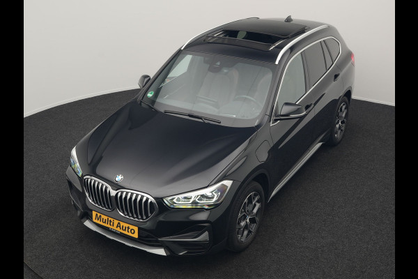 BMW X1 xDrive25e X Line Plug In Hybrid 221pk Dealer O.H. PHEV | Panodak | Head Up | Camera | Stuur Verwarmd | Lederen Sportstoelen Verwarmd | Hifi Audio | Adaptive LED | Sfeerverlichting | Cruise Control | Navigatie | DAB |