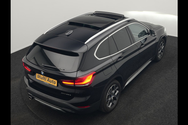 BMW X1 xDrive25e X Line Plug In Hybrid 221pk Dealer O.H. PHEV | Panodak | Head Up | Camera | Stuur Verwarmd | Lederen Sportstoelen Verwarmd | Hifi Audio | Adaptive LED | Sfeerverlichting | Cruise Control | Navigatie | DAB |