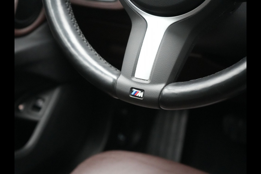 BMW X1 xDrive25e X Line Plug In Hybrid 221pk Dealer O.H. PHEV | Panodak | Head Up | Camera | Stuur Verwarmd | Lederen Sportstoelen Verwarmd | Hifi Audio | Adaptive LED | Sfeerverlichting | Cruise Control | Navigatie | DAB |