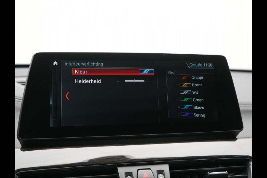 BMW X1 xDrive25e X Line Plug In Hybrid 221pk Dealer O.H. PHEV | Panodak | Head Up | Camera | Stuur Verwarmd | Lederen Sportstoelen Verwarmd | Hifi Audio | Adaptive LED | Sfeerverlichting | Cruise Control | Navigatie | DAB |