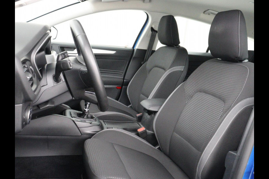 Ford Focus 1.0 EcoBoost Hybrid Trend Edition | 60.600km NAP | Trekhaak | Camera | Carplay | Navigatie | Full LED | Parkeerhulp | Airco | Cruise control | Bluetooth